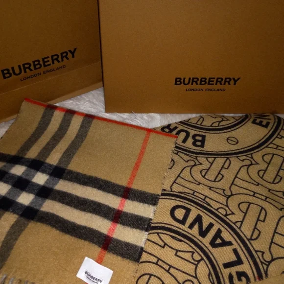 Burberry Reversible Nova Check Scarf